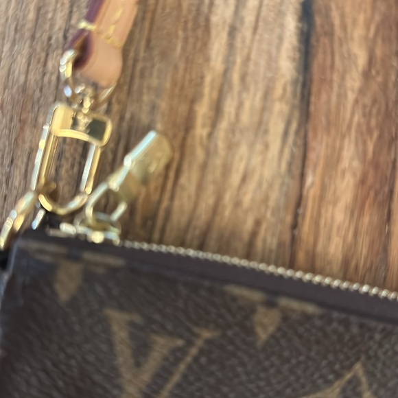 NEW Louis Vuitton Monogram Pochette - Picture 8 of 10